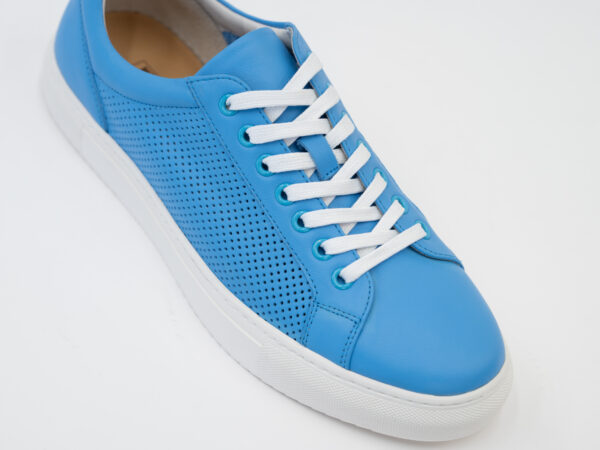 Pantofi barbati perforati , piele naturala , bleu - imagine 2