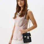 Geanta neagra, piele lacuita