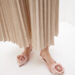 Saboti roz pudrat, accesoriu floare