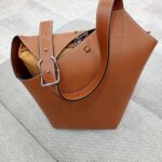 Geanta din piele naturala de culoare maro camel