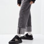 Adidasi negri, piele intoarsa