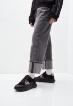 Adidasi negri, piele intoarsa