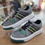 Pantofi sport gri cu talpa alba si detalii verzi c-474