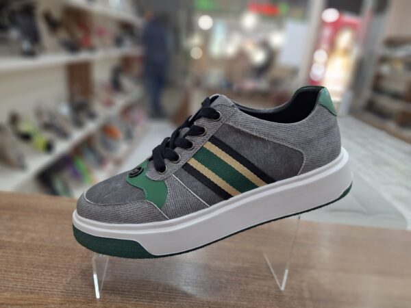 Pantofi sport gri cu talpa alba si detalii verzi c-474 - imagine 3